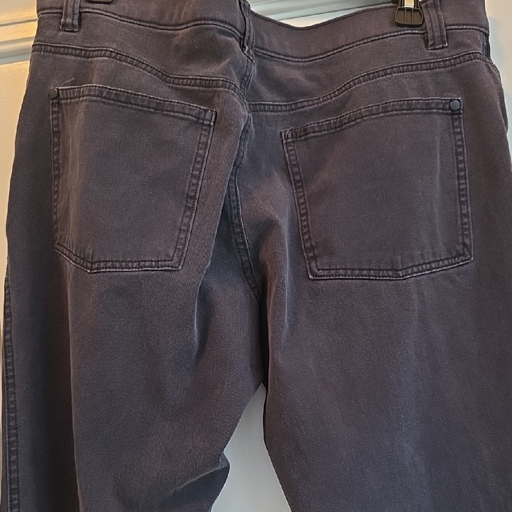 Haggar Men's Active Series City Flex Slim Straight Jeans - Picture 3 of 6